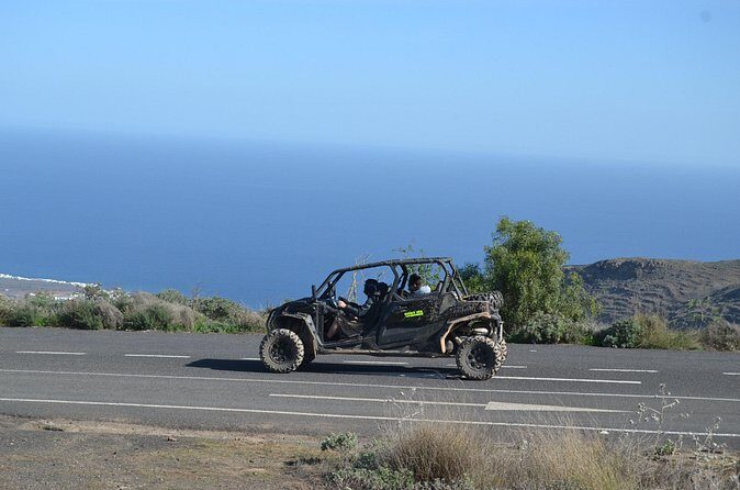 4-seater Mixed 3h Guided Buggy Volcano Tour in Lanzarote - Stop 1: Mirador De Ermita De Las Nieves and the climb-to-views payoff