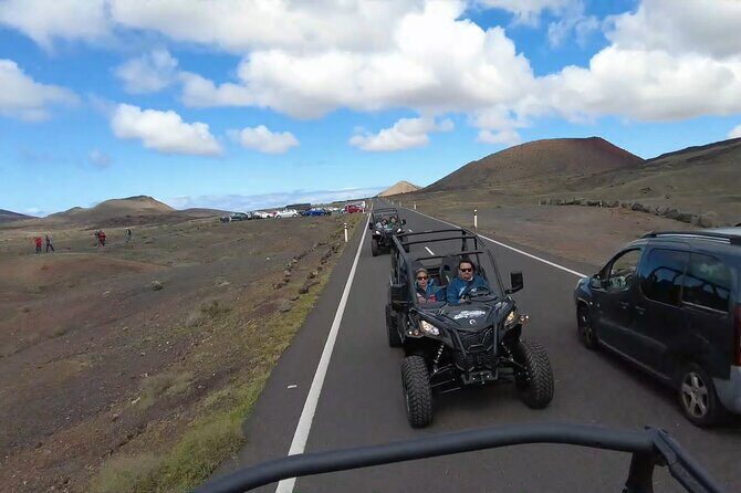 4-seater Mixed 3h Guided Buggy Volcano Tour in Lanzarote - Driving experience: what “small convoy” means day-to-day
