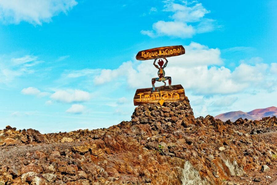 Arrecife: Timanfaya and Green Lagoon for Cruise Passengers - Camel ride on captive camels: fun, but plan for weather