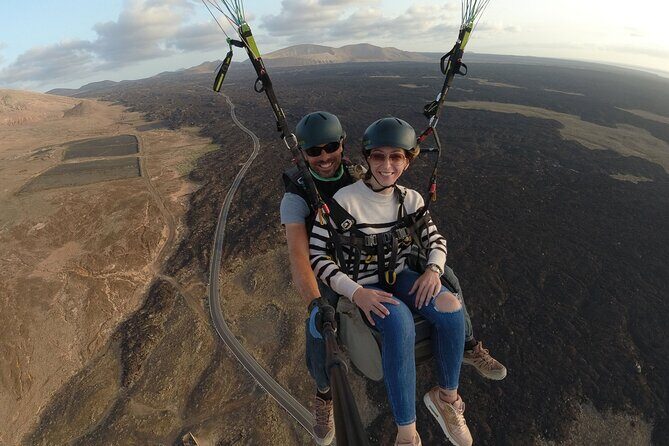 DISCOVERY FLIGHT tandem paragliding Lanzarote with pro pilot - Who You Fly With: Swiss Quality Pilots and the Comfort Factor
