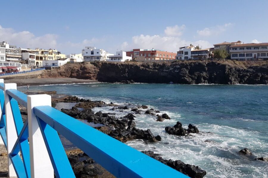 From Lanzarote: Day Trip to Fuerteventura and Corralejo - El Cotillo: a fishing village break with waves and Castillo El Tostón