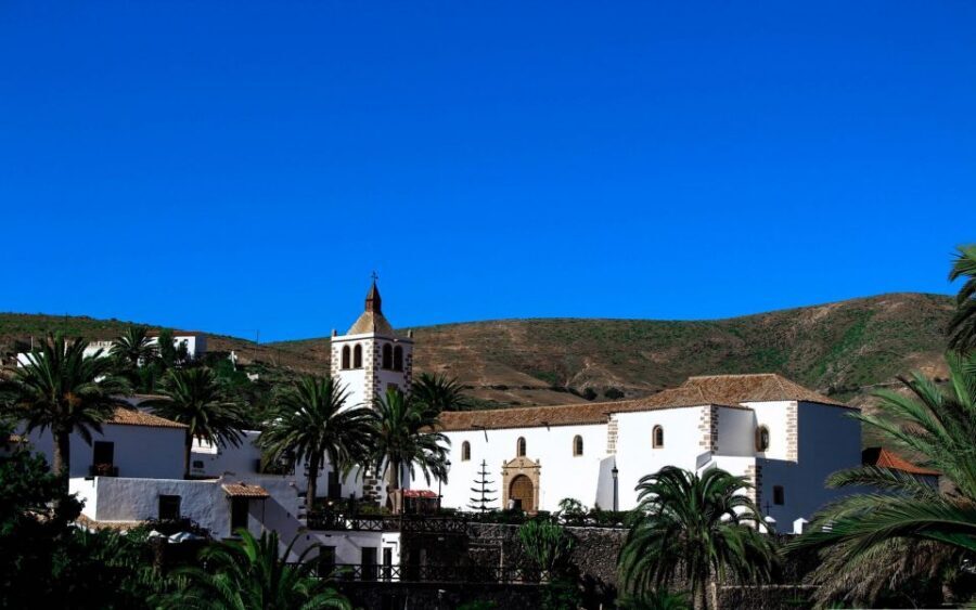 From Lanzarote: Fuerteventura Day Trip - La Oliva and the Candelaria church: traditional Canarian architecture