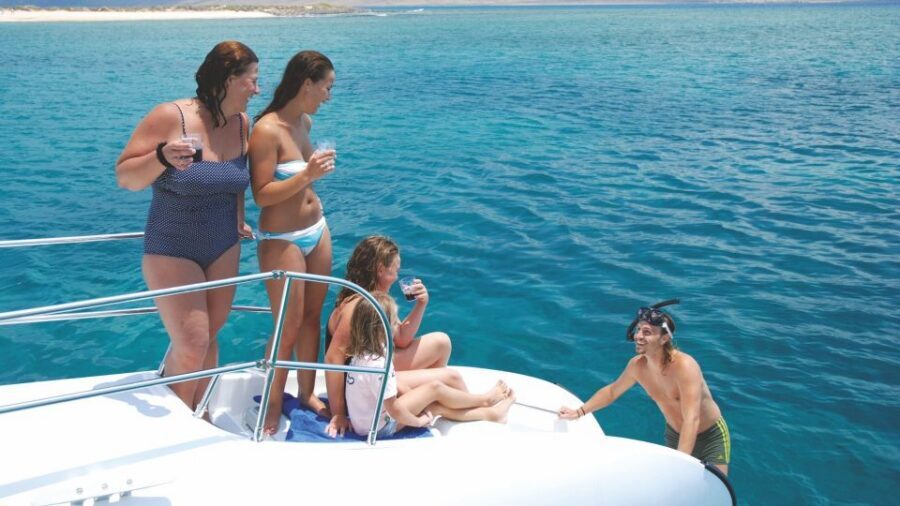 From Lanzarote: Sailing Day Trip Around La Graciosa - Key things that make this day trip work