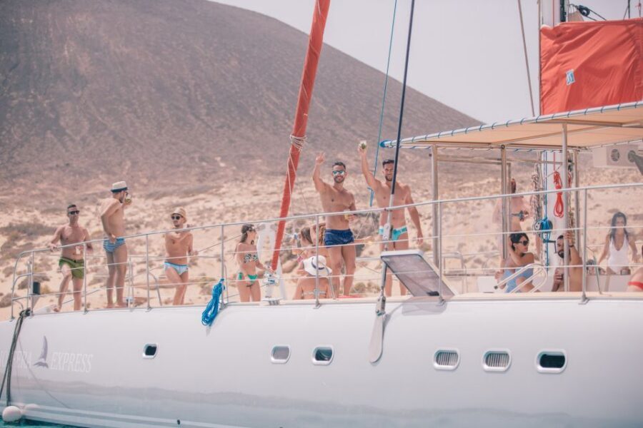 From Lanzarote: Sailing Day Trip Around La Graciosa - Who this tour suits best (and who should think twice)