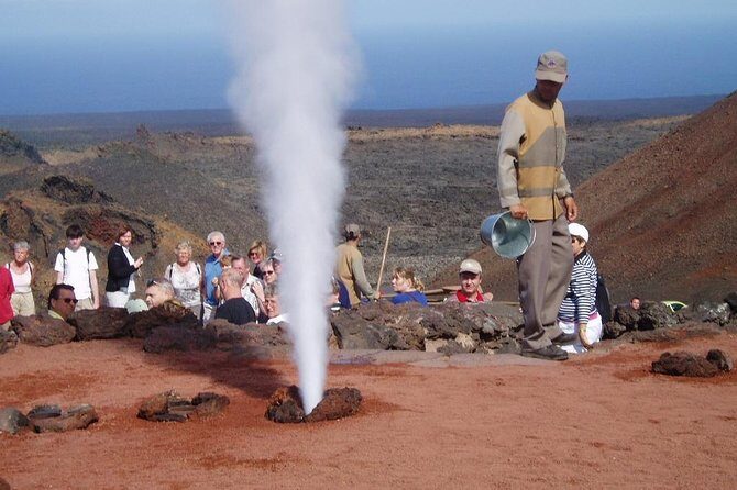 Full Day Tour to Timanfaya, Green Lagoon and La Geria - Timanfaya National Park: The Coach-First Volcano Experience