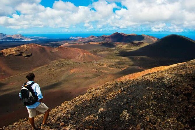 Full Day Tour to Timanfaya, Green Lagoon and La Geria - Guides and Commentary: The Difference Between a Drive and a Story