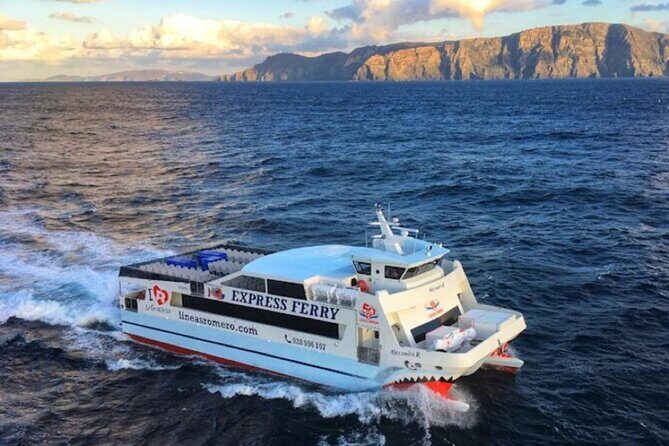 La Graciosa at your leisure (bus transfer and return ferry ticket) - What you really buy: ferry + bus, then island freedom