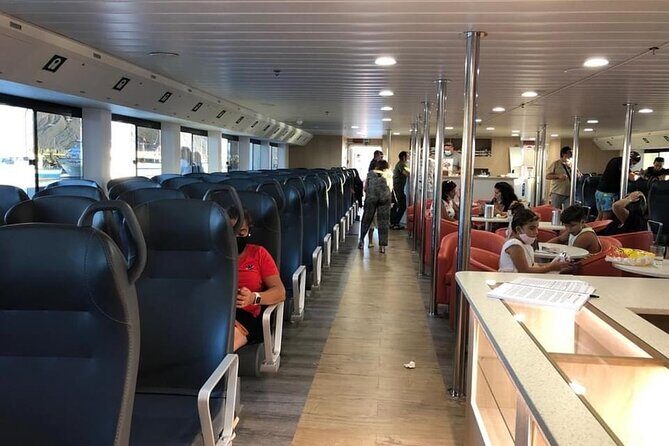 La Graciosa at your leisure (bus transfer and return ferry ticket) - Crew and language support: logistics made clear