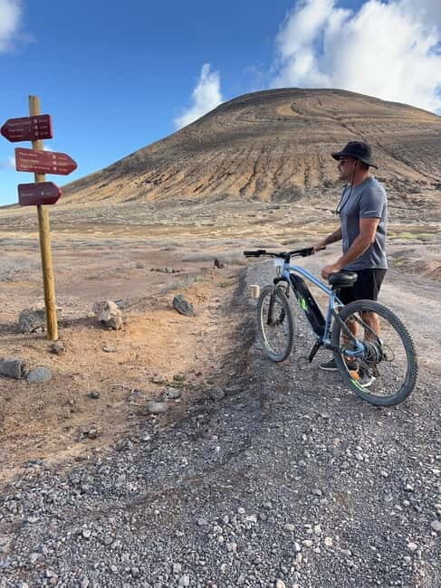 La Graciosa: Rent your ELECTRIC BIKE and explore the island at your own pace. - Road conditions and bike reliability: what to expect so you don’t get stuck
