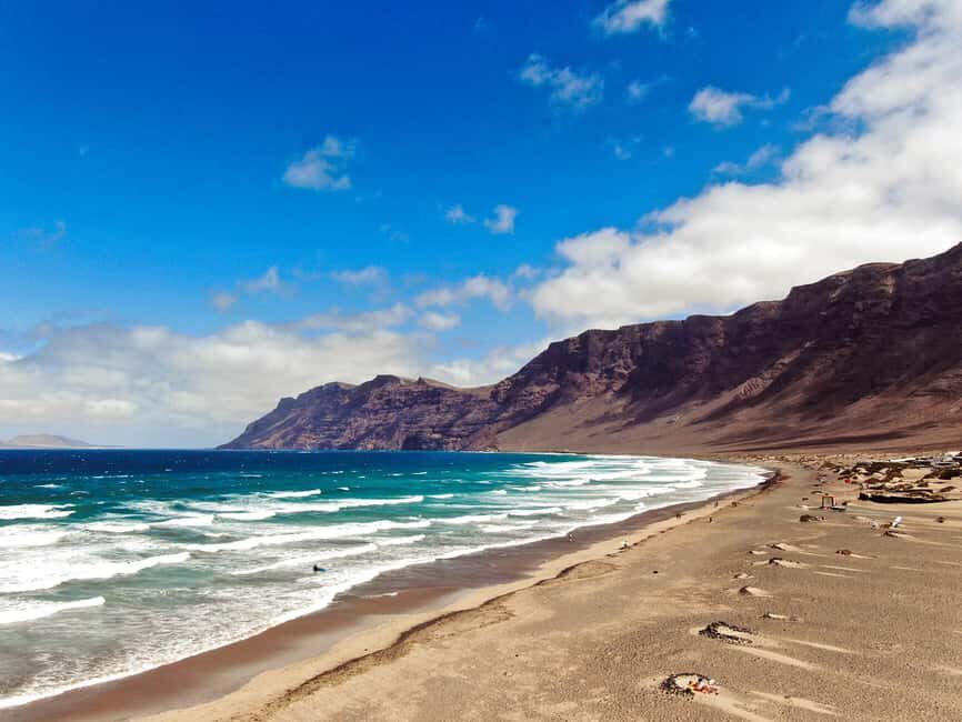 Lanzarote: 2 or 4 Hour Surf Lessons in Famara - The ocean lesson you didn’t know you needed: tides, winds, wave dynamics