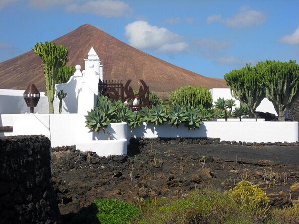 Lanzarote Cesar Manrique - Pickup, timing, and how the day stays paced