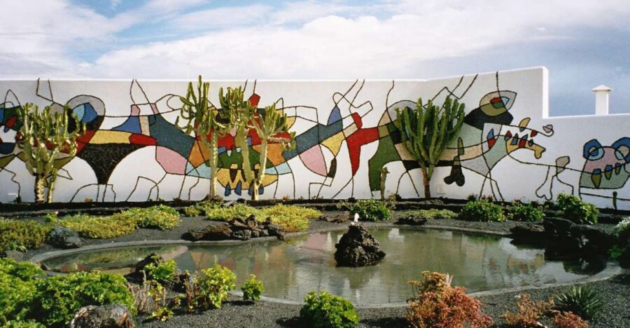 Lanzarote: César Manrique Foundation and Teguise Market - Getting picked up and why the bus timing matters