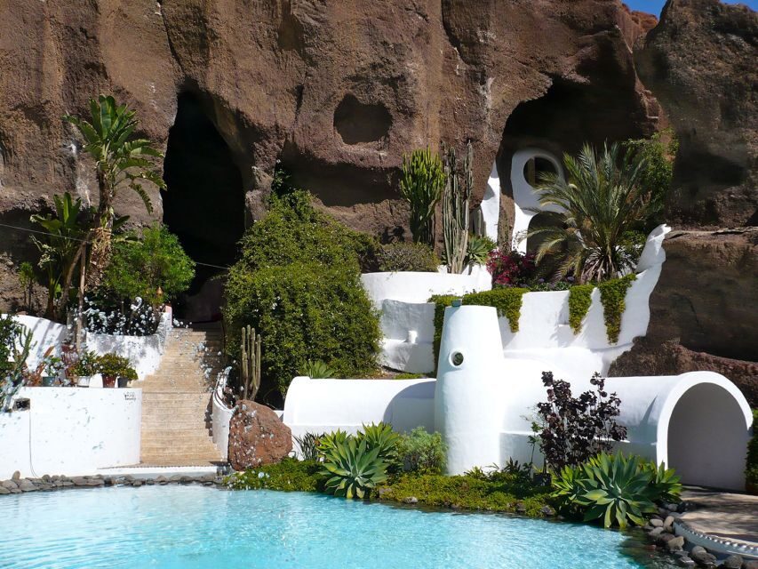 Lanzarote Coast to Coast Tour - The Cactus Garden: Manrique’s architecture + 450 cactus species