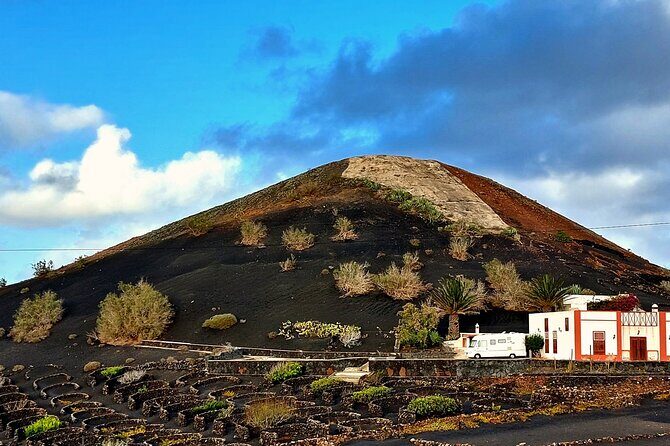 Lanzarote E-Bike Tour: Volcano Craters & Scenic Vineyards - Food, water, and keeping your energy steady