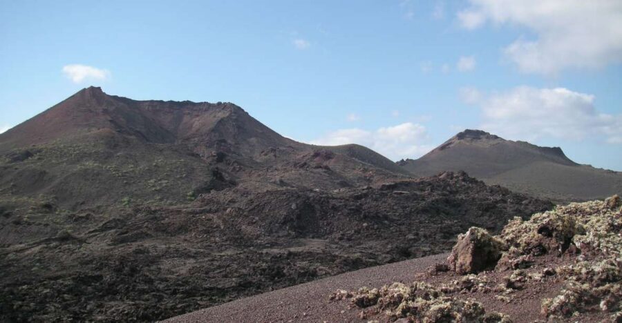 Lanzarote: Guided Volcano Hike with Transfers - Meet the Guides: Raquel and Jose Set the Tone