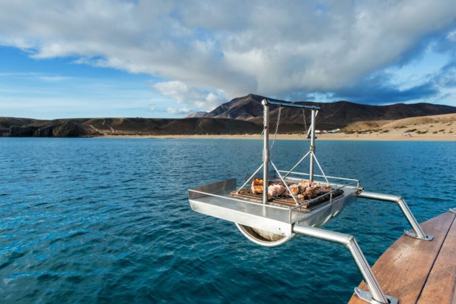 Lanzarote: Half-Day Chill Out Cruise at Papagayo Beach - Sun Deck Time: How to Make the Most of a Chill Boat
