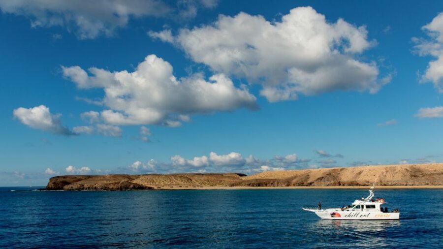 Lanzarote: Half-Day Chill Out Cruise at Papagayo Beach - Crew and Atmosphere: Friendly, Not Pushy
