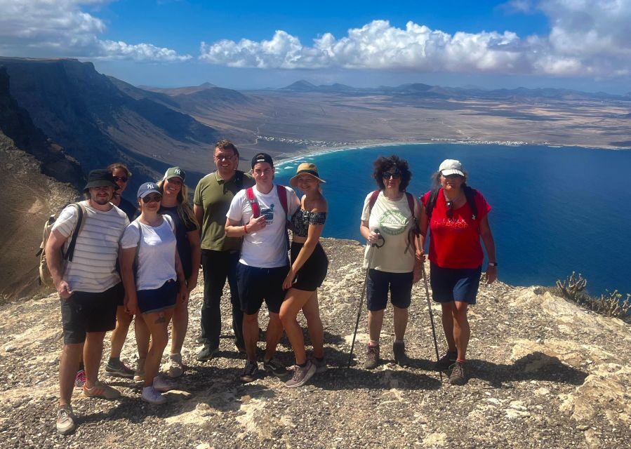 Lanzarote: Hike the North of Lanzarote - La Corona Volcano: extinct craters, vineyard passes, and the crater-top feeling