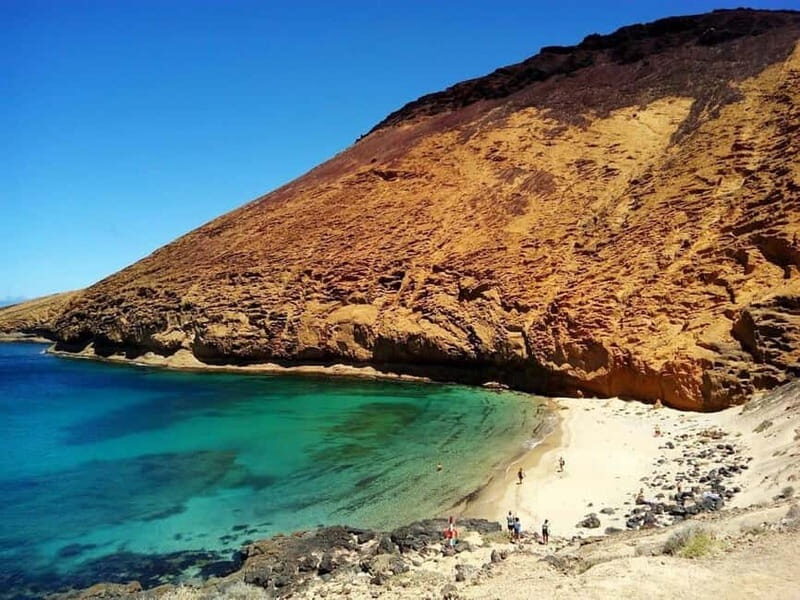 Lanzarote: La Graciosa Complete Jeep Tour with Beach Time - Caleta de Sebo church-front meeting: easy to find, easy to start