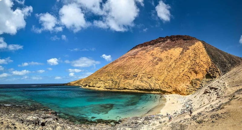 Lanzarote: La Graciosa Complete Jeep Tour with Beach Time - Should you book the La Graciosa complete Jeep tour with beach time?