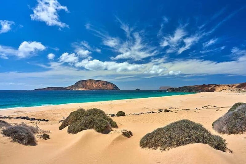 Lanzarote: La Graciosa Complete Jeep Tour with Beach Time - Who this Jeep tour suits best—and who should skip it