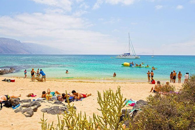Lanzarote: La Graciosa island cruise with lunch and water activities - Catamaran cruise with sangria and paella that feels like a proper lunch