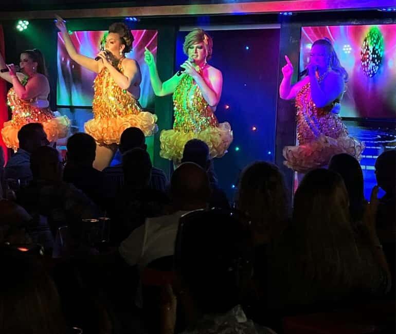 Lanzarote: MHT - Music Hall Tavern - Comedy Drag Dinner Show - Check-in and the Flow of the Evening (What Happens Before the Big Stage Moments)