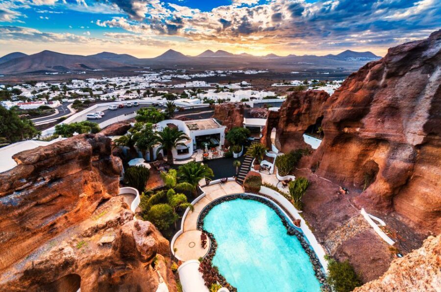 Lanzarote: Northern Delights Tour - LagOmar and the Omar Sharif House: A Rock-Built World You Can Walk Into