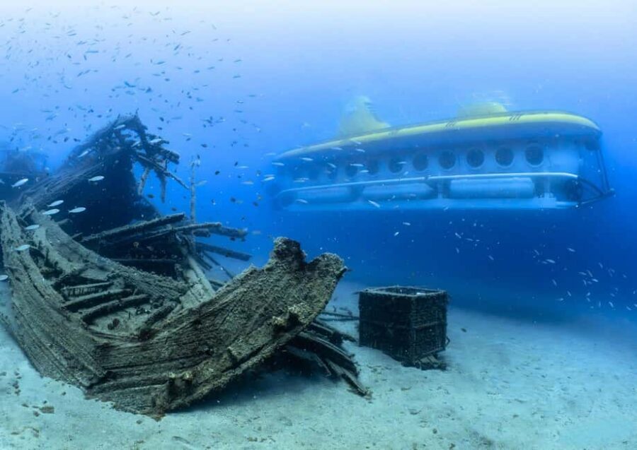 Lanzarote: Real Submarine Dive with Hotel Pickup - Key things that make this outing worth your hour