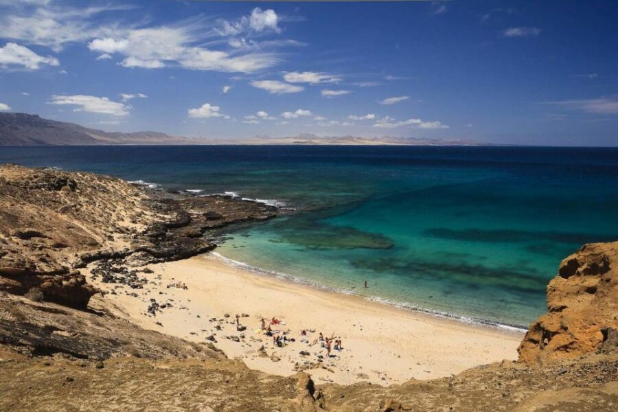 Lanzarote: Roundtrip Ferry Transfer to La Graciosa - Parking at Órzola: the practical win for car travelers