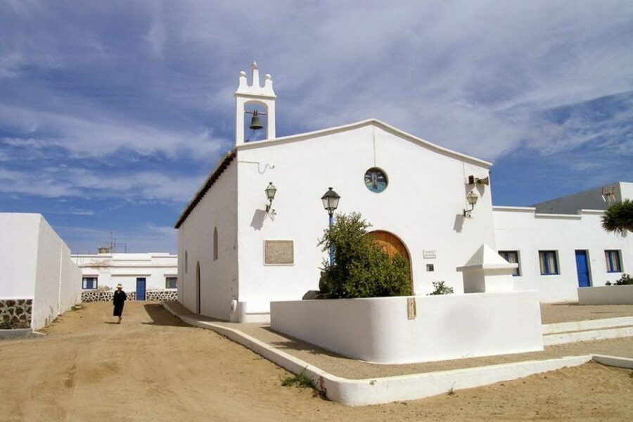 Lanzarote: Roundtrip Ferry Transfer to La Graciosa - Who this ferry transfer is best for