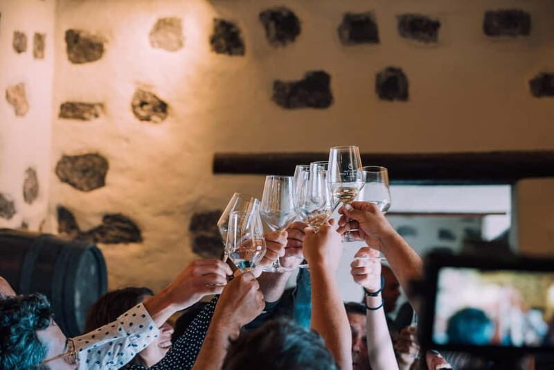 Lanzarote: Sunset vineyard tour with wine and chocolate tasting - Key things that make this tour worth your time