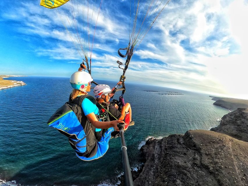 Lanzarote: Tandem Paragliding - Gear, languages, and how the team keeps things smooth