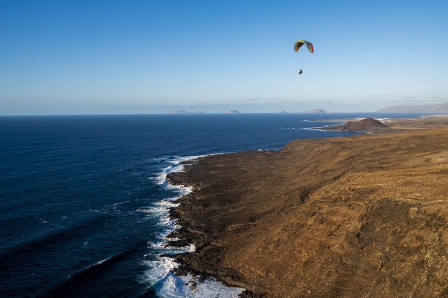 Lanzarote: Tandem Paragliding Flight Over Lanzarote - What you’ll actually see from above: ocean, beaches, lava flows