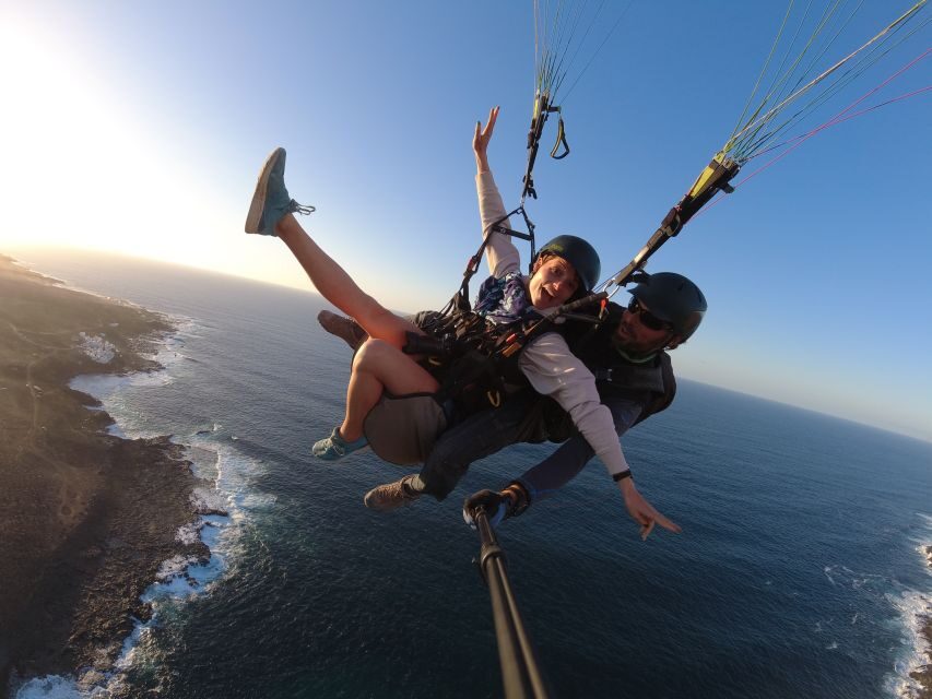 Lanzarote: Tandem Paragliding Flight Over Lanzarote - Languages, group size, and the feel of Abubila’s team