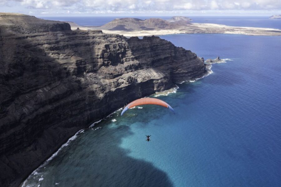 Lanzarote: Tandem Paragliding Flight Over Lanzarote - Price and value: is $136 a good deal for 25 minutes?