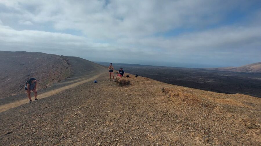 Lanzarote: Timanfaya Natural Park Trekking Tour - Timing with sunset: why the hour matters in June vs December