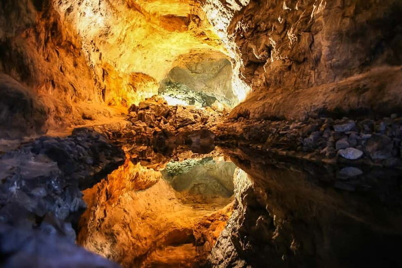 Lanzarote: Timanfaya Park, Jameos Agua, & Cueva Verdes Tour - Pickup coverage and how the 9-hour timing feels