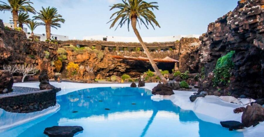 Lanzarote: Volcanic Landscapes Tour with Panoramic Views - First stop worth planning for: Jameos del Agua (and its rules)