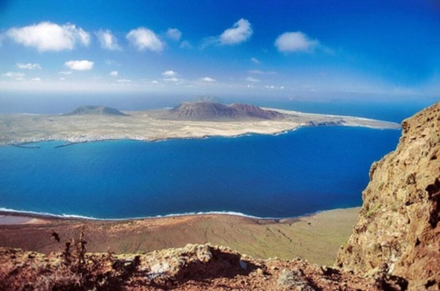 Lanzarote: Volcanic Landscapes Tour with Panoramic Views - The $71 value check: what you get for your money