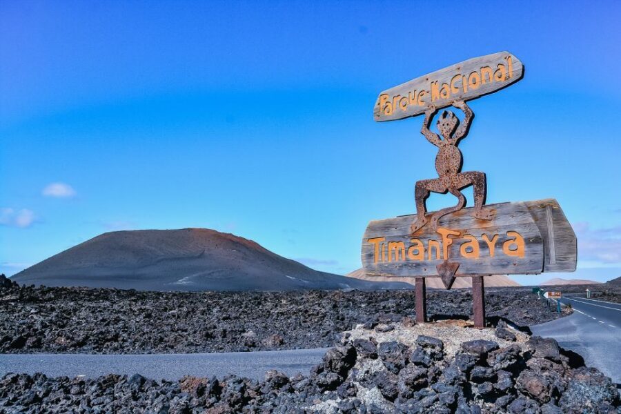 Lanzarote: Volcanos of Timanfaya and Caves Tour with Lunch - Yaiza Lunch Stop: The Mid-Day Reset (and What to Expect)