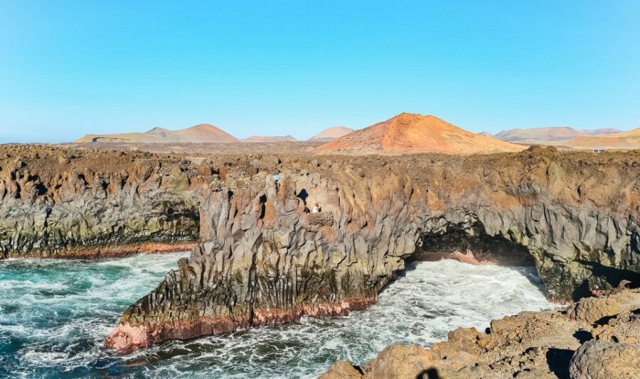 Lanzarote: Volcanos of Timanfaya and Caves Tour with Lunch - La Geria Wine-Growing Area: What the Stop Is Really For