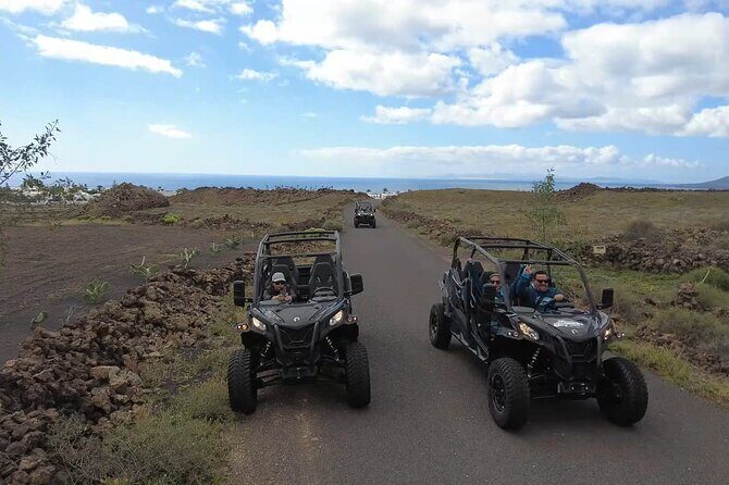 On-Road Guided Buggy Volcano Ride in Lanzarote - Stop 2: Las Grietas canyon formations and how to time your photos