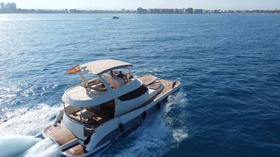 Puerto del Carmen: Catamaran Trip with Water Sports - The Water-Sports Menu: Donut, Banana, Kayak, SUP, Snorkel