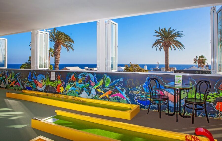 Puerto del Carmen: Indoor 18 hole Crazy Mini Golf Experience - Key things to know before you play