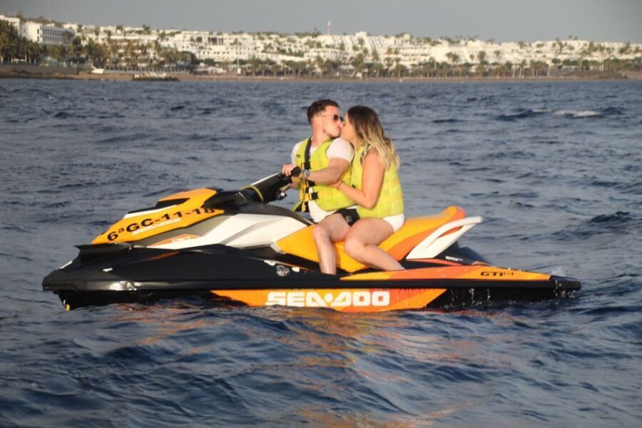 Puerto del Carmen: Single or Double Jet Ski Rental - After the Ride: Photos and Small Souvenirs on Land