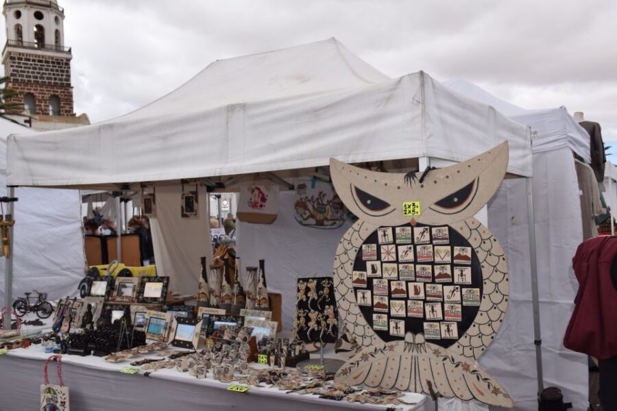 Teguise: Market and César Manrique Foundation Tour - Key Takeaways