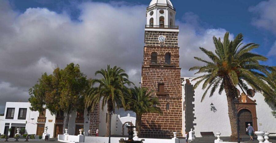 Teguise: Market and César Manrique Foundation Tour - Why Teguise First: Market Day in the Island’s Old Capital