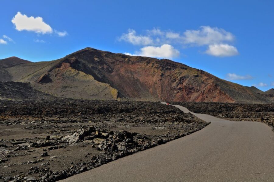 Timanfaya And El Golfo For Cruise Passengers (Mornings) - El Golfo and the Green Lagoon: where color depends on the light