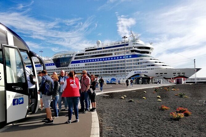 Tour to Timanfaya, La Geria and Laguna Verde for cruise passengers - From Cruise-Port Pickup to a 5-Hour Volcanic Circuit